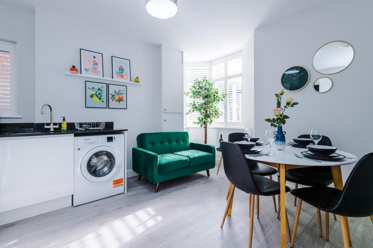 Beechwood Lodge Serviced Apartment Coventry Bagian luar foto